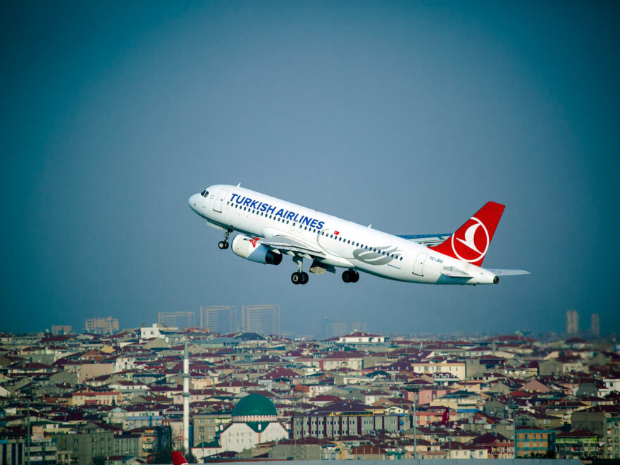 Günün Öne Çıkan Gelişmeleri: THYAO, GENIL, GWİND, ATAKP, AGROT, BARMA, CCOLA, CWENE, GEDZA, MEKAG ve SNİCA