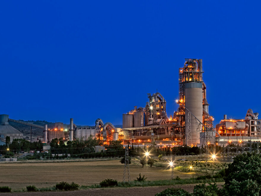 Alman Heidelberg’in Akçansa’nın paylarını satın almak için SAHOL ile görüştüğü iddia edildi