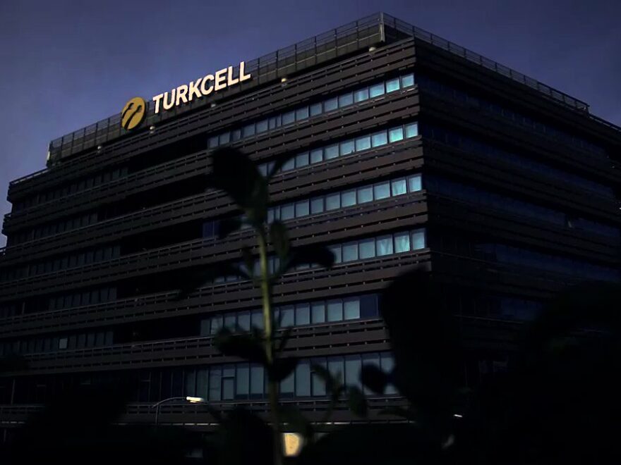 Turkcell'in net kârı 4. çeyrekte 3,59 milyar TL oldu