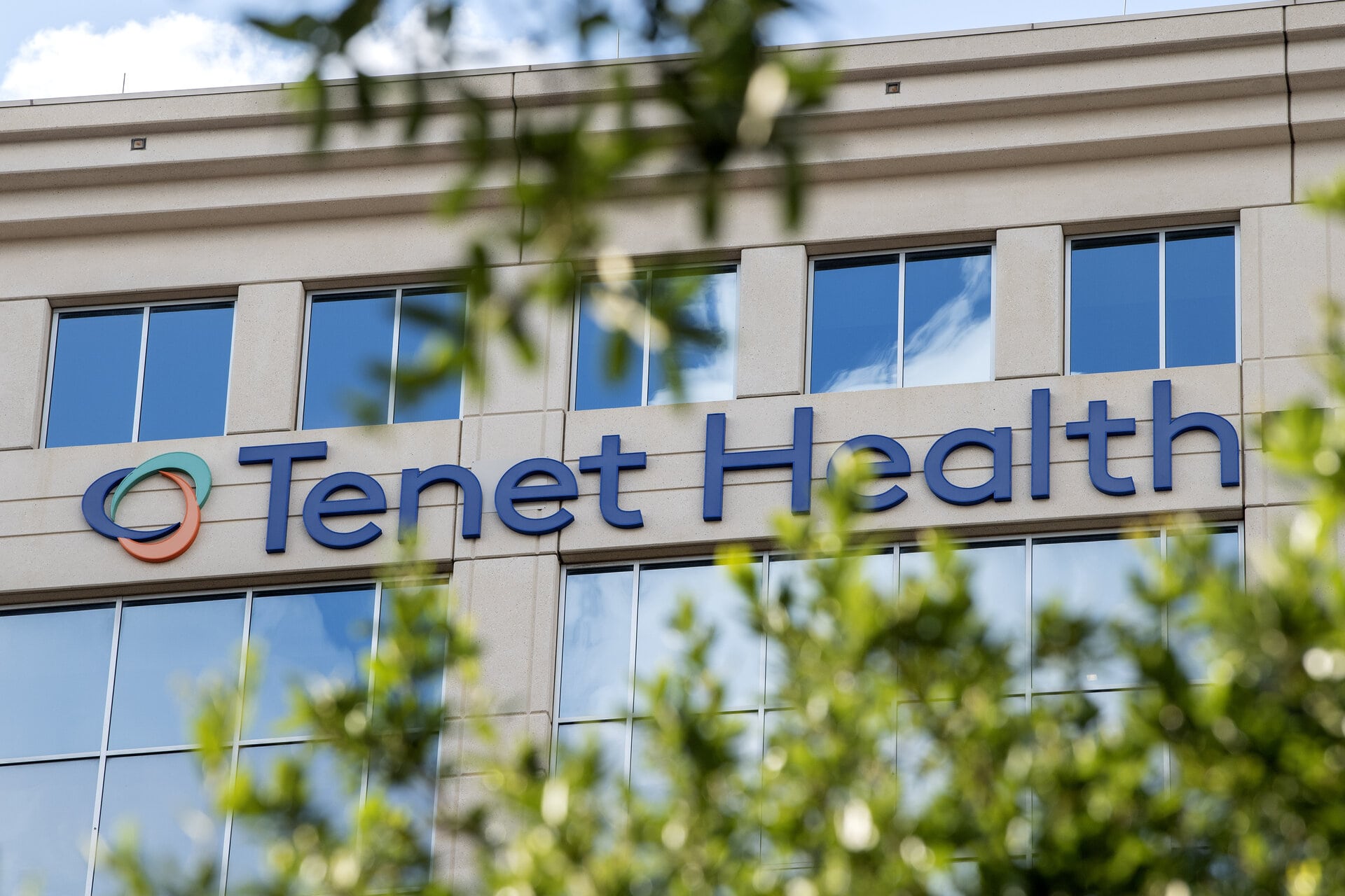 Tenet Healthcare 1,5 Milyar Dolarlık Hisse Geri Alım Programı Açıkladı