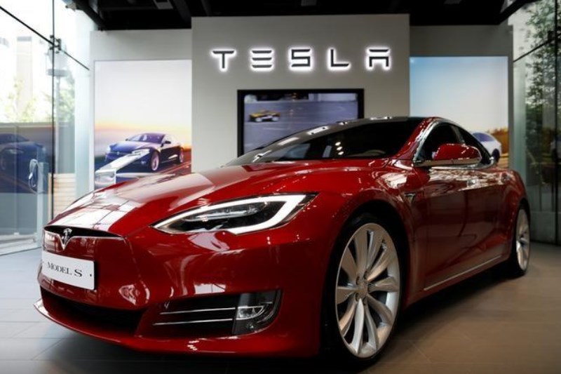 Tesla, ABD’de 1,8 Milyon Aracını Geri Çağırıyor