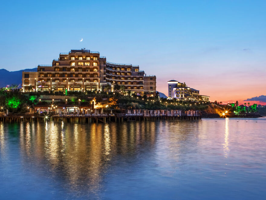 Merit Turzim Karadağ'daki Otelini İşletmeye Başladı