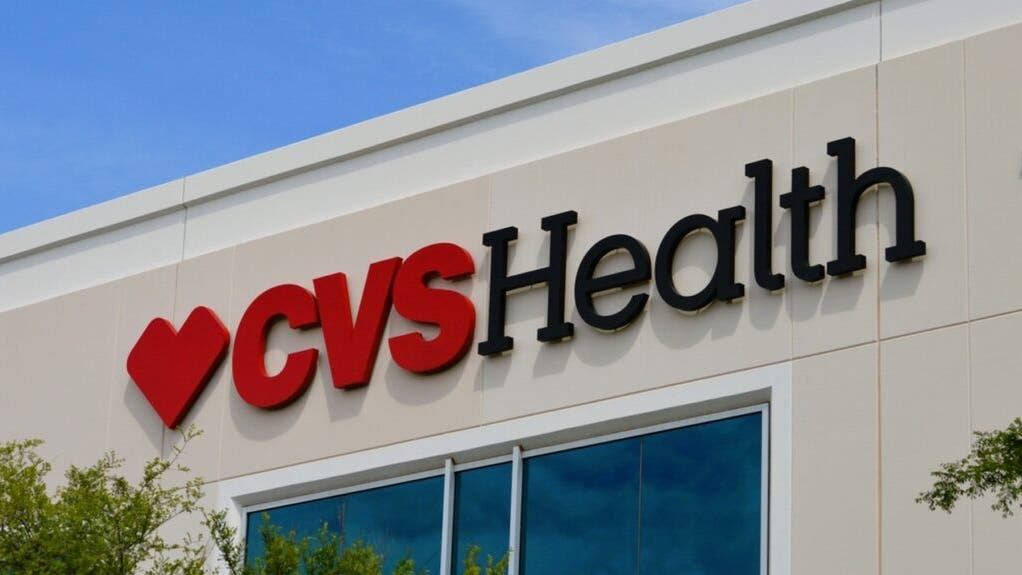 CVS Health yeni CEO’sunu açıkladı ve yıllık tahminlerini geri çekti