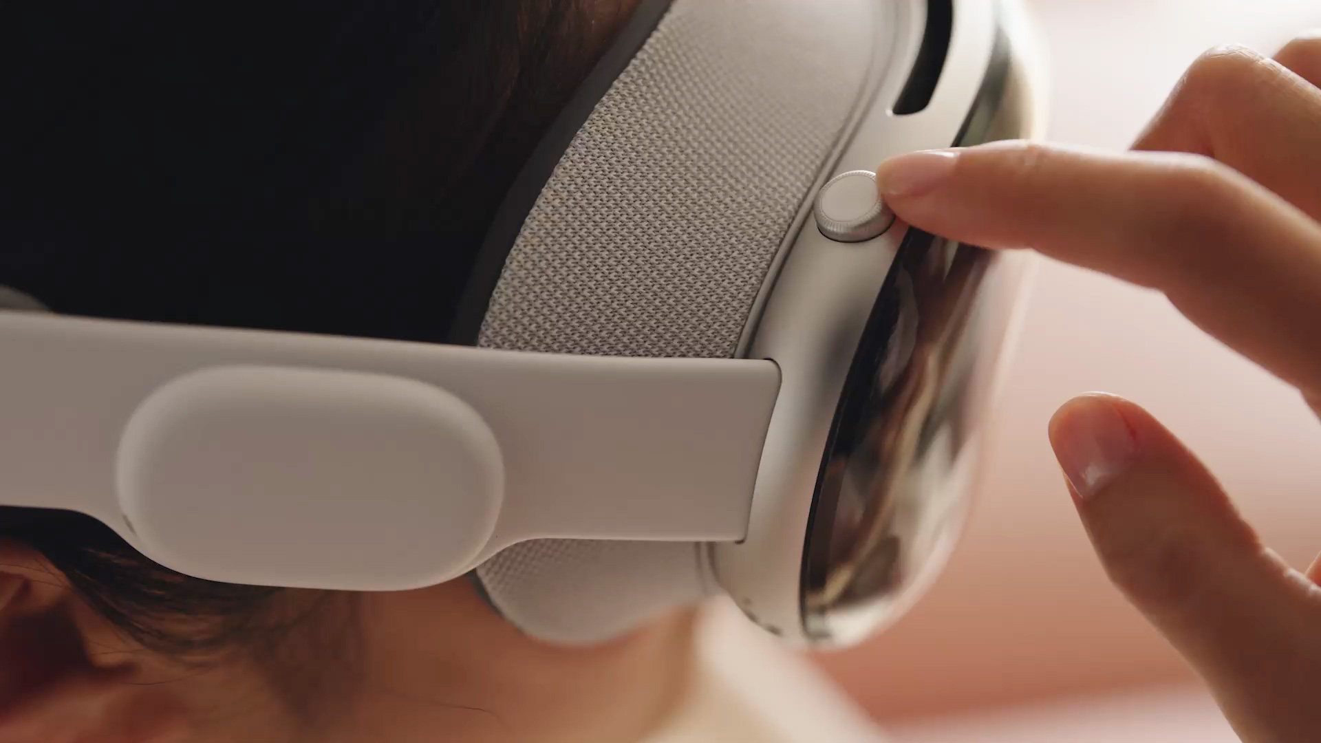 Apple Vision Pro’ya yeni kafa bandı geliyor
