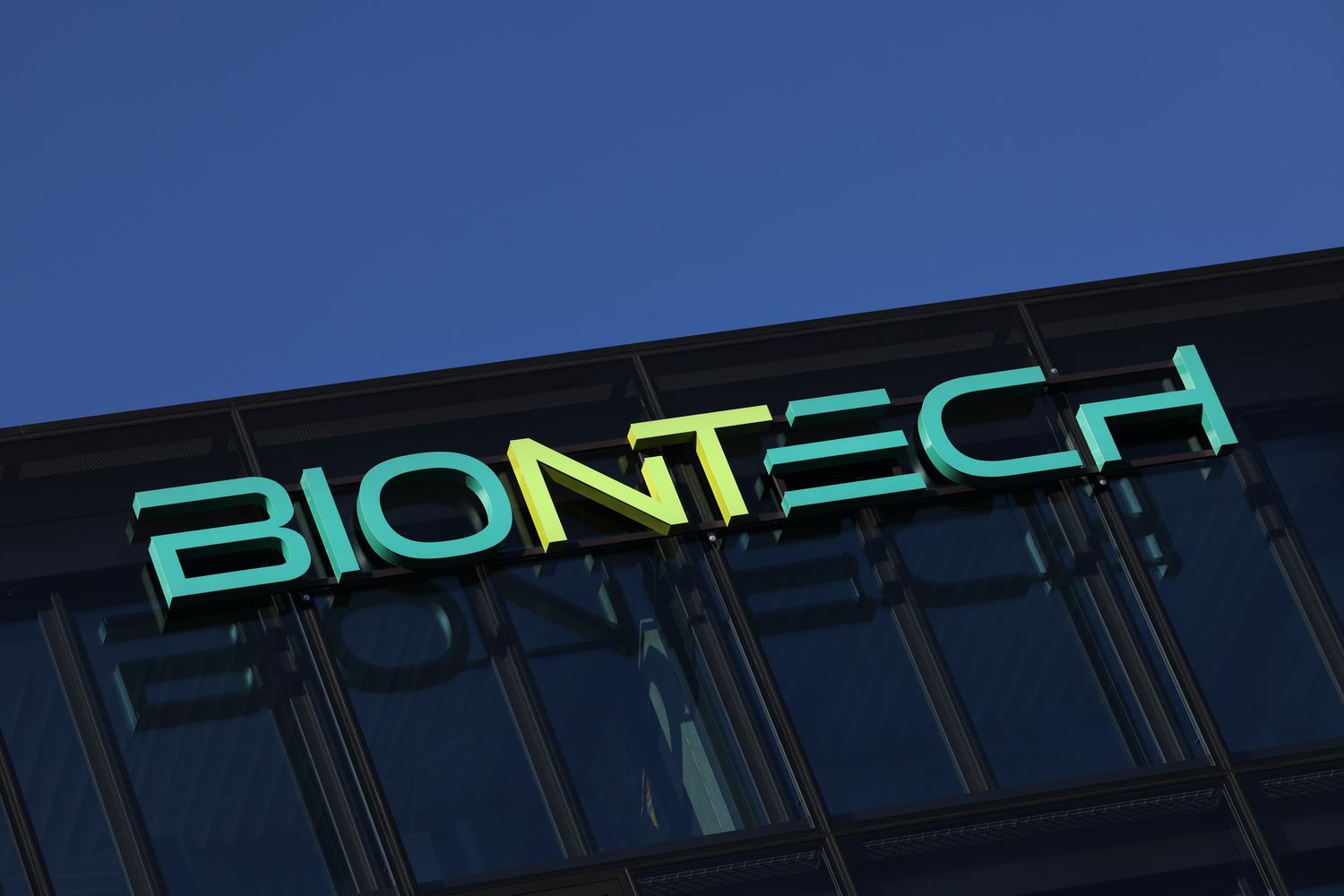 BioNTech’in zararı arttı, gelirleri azaldı