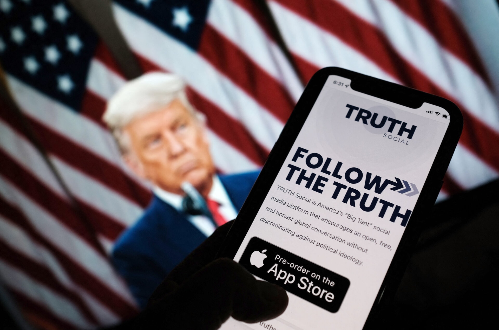 Trump Media hisseleri, seçim öncesi dalgalı seyrediyor