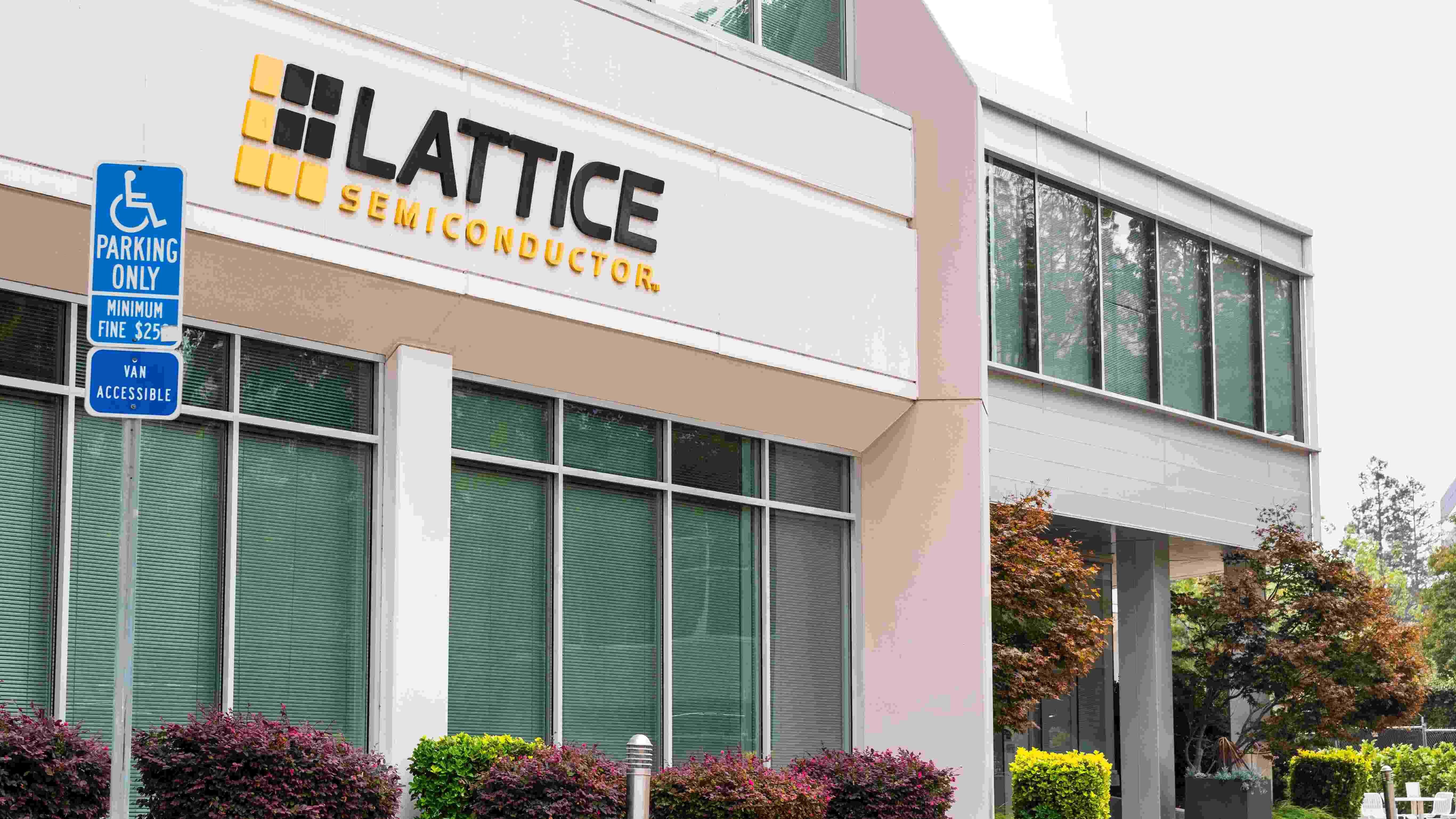 Lattice Semiconductor gelir ve kârı düştü ancak beklentileri aştı