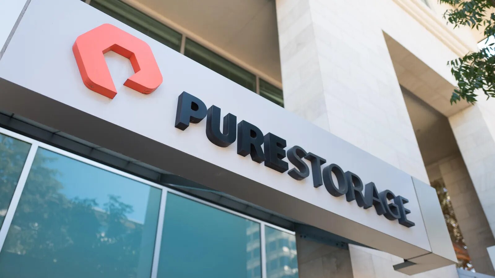 Pure Storage, yapay zekâ çözümlerini genişletiyor