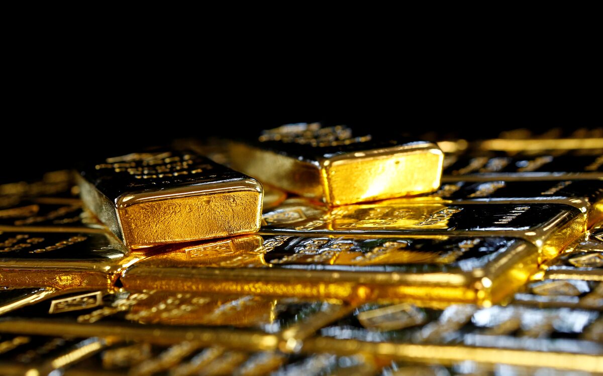 Altın, güçlü dolar karşısında ekside
