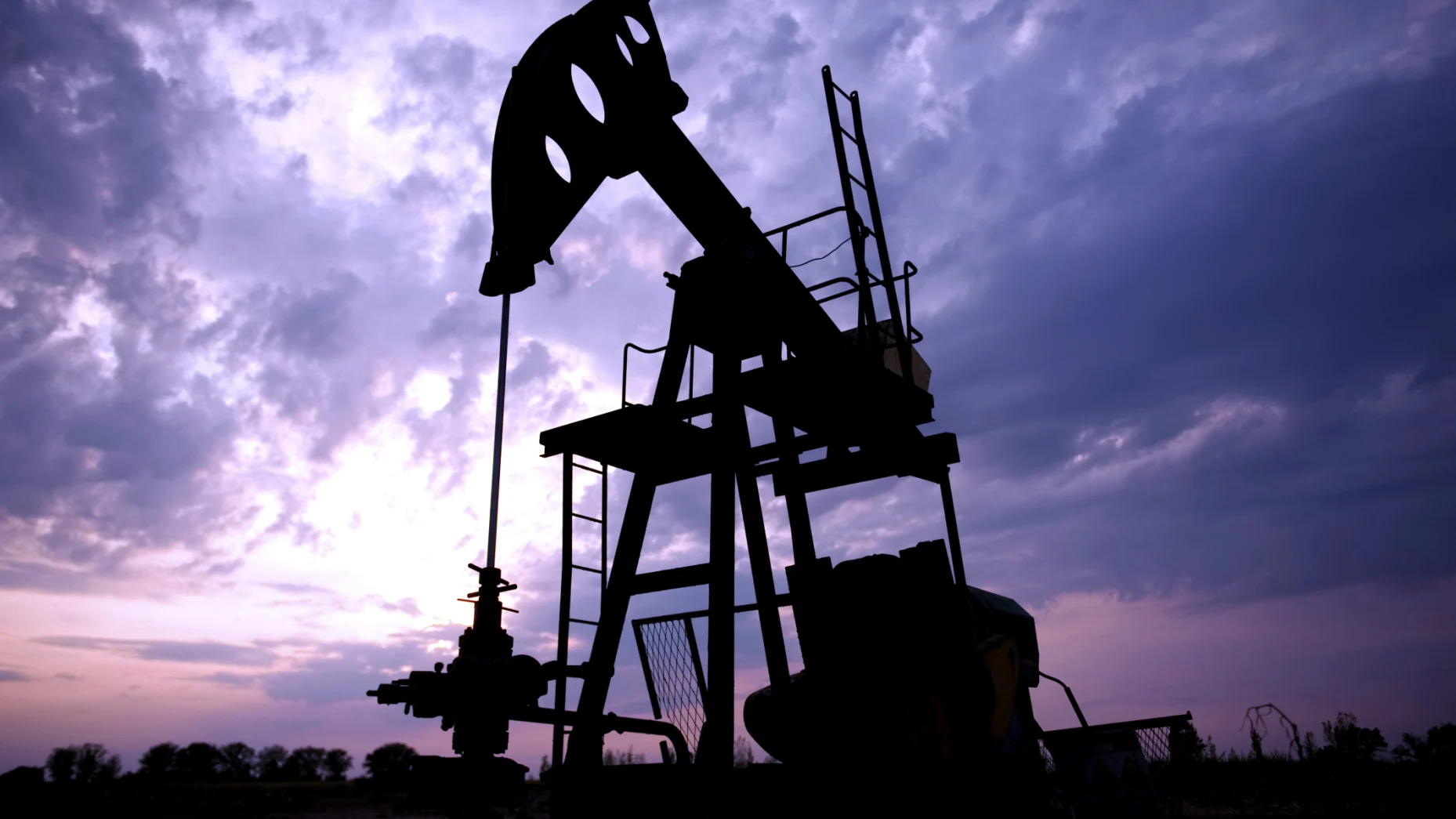 Petrol güçlü Çin verileriyle yükseldi