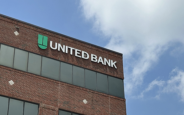 United ve ANB birleşme anlaşması imzaladı