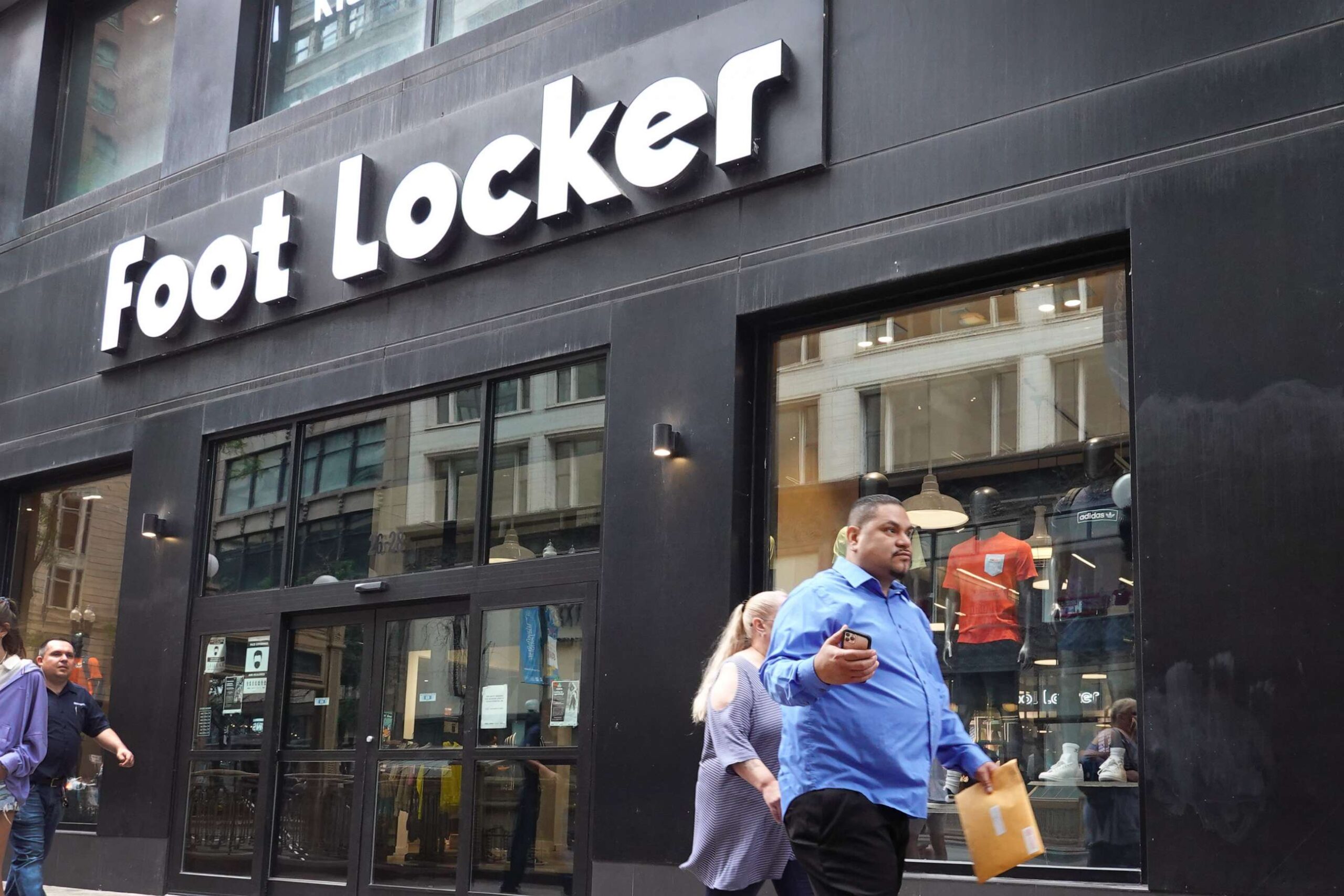 Foot Locker’ın üçüncü çeyrek kârı beklentilerin altında kaldı