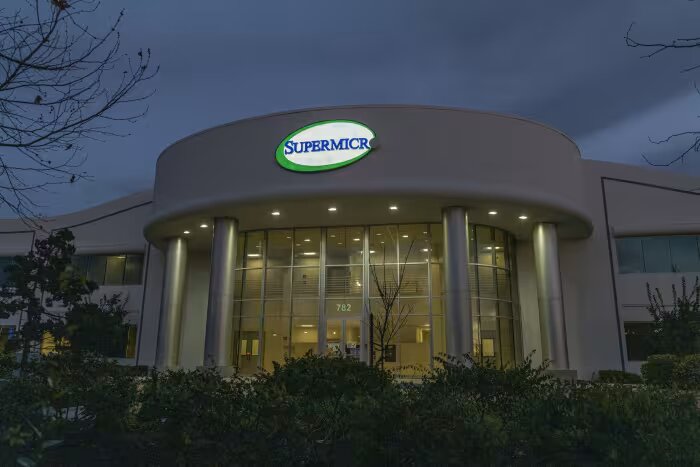 Super Micro Computer’a Nasdaq’tan ek süre