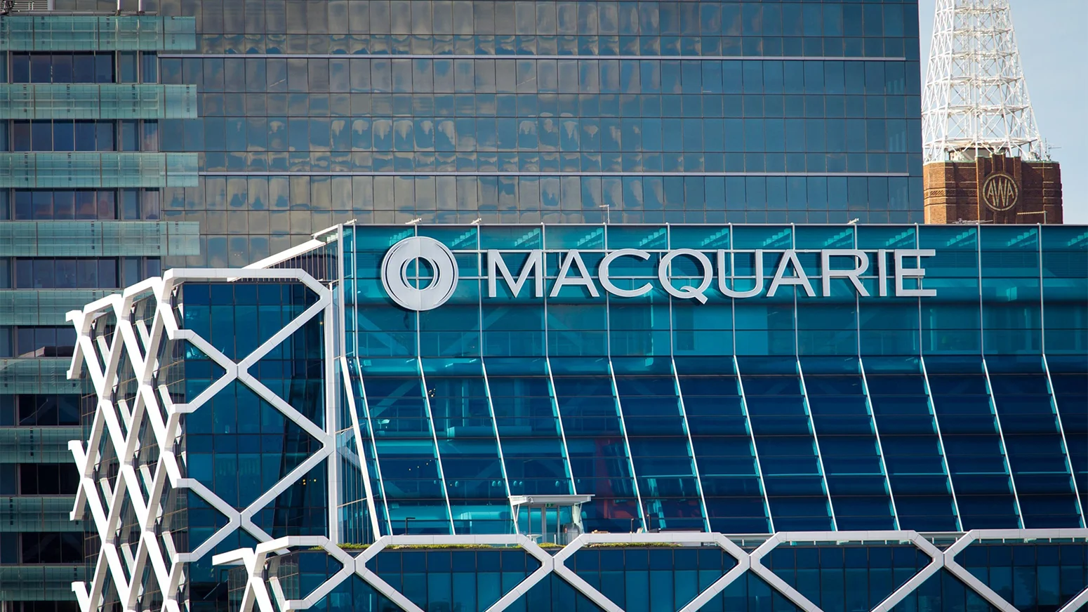 Macquarie, Dow’un ABD altyapı varlıklarından pay alıyor