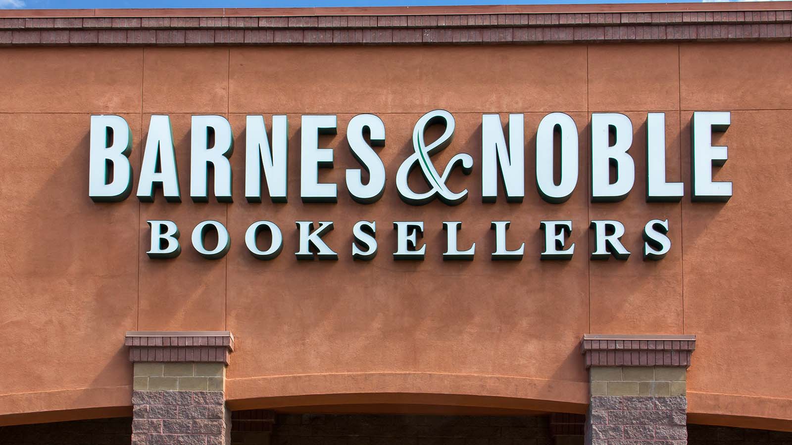 Barnes & Noble Education zararını azalttı