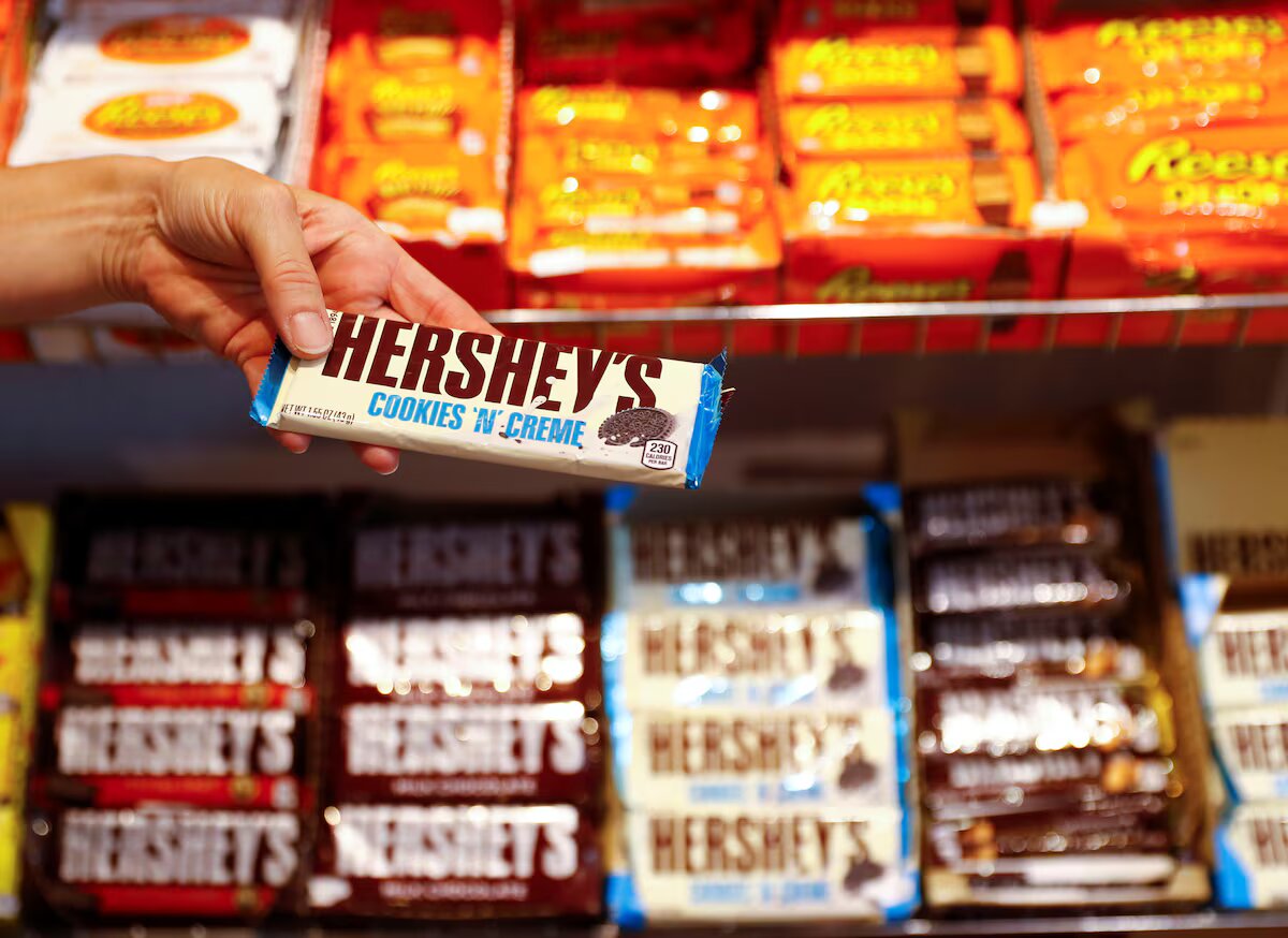 Mondelez, çikolata devi Hershey’i satın almayı düşünüyor