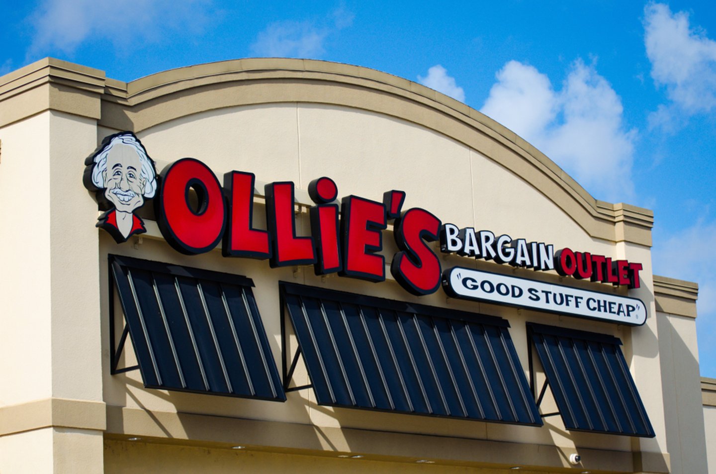 Ollie’s Bargain Outlet üçüncü çeyrekte beklentileri aştı