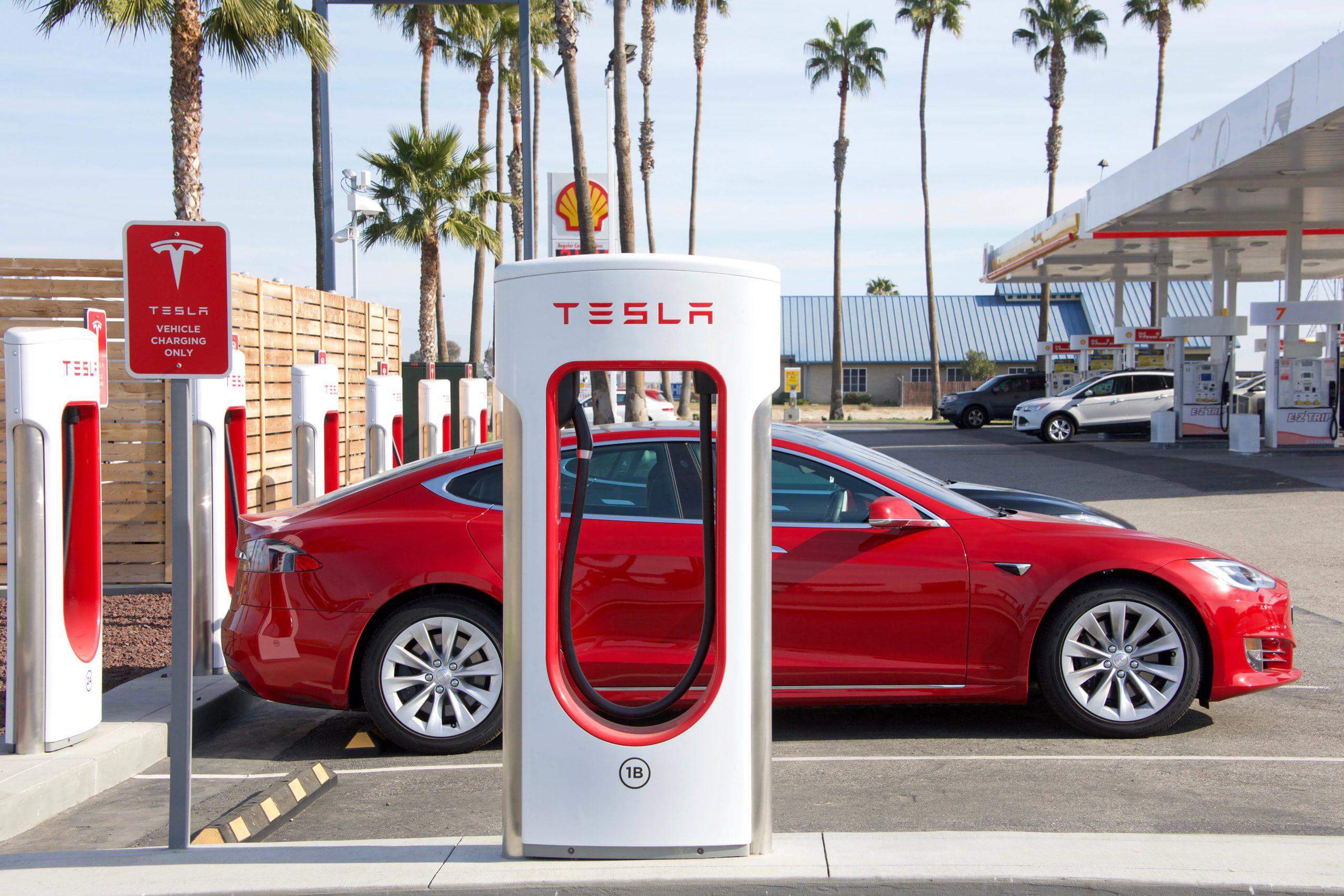 Tesla yenilikçilikte Apple ve Google’ı geride bırakıyor