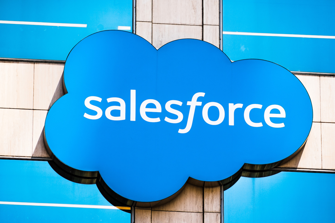 Salesforce ve Adecco işe alımda yapay zekâyı kullanacak