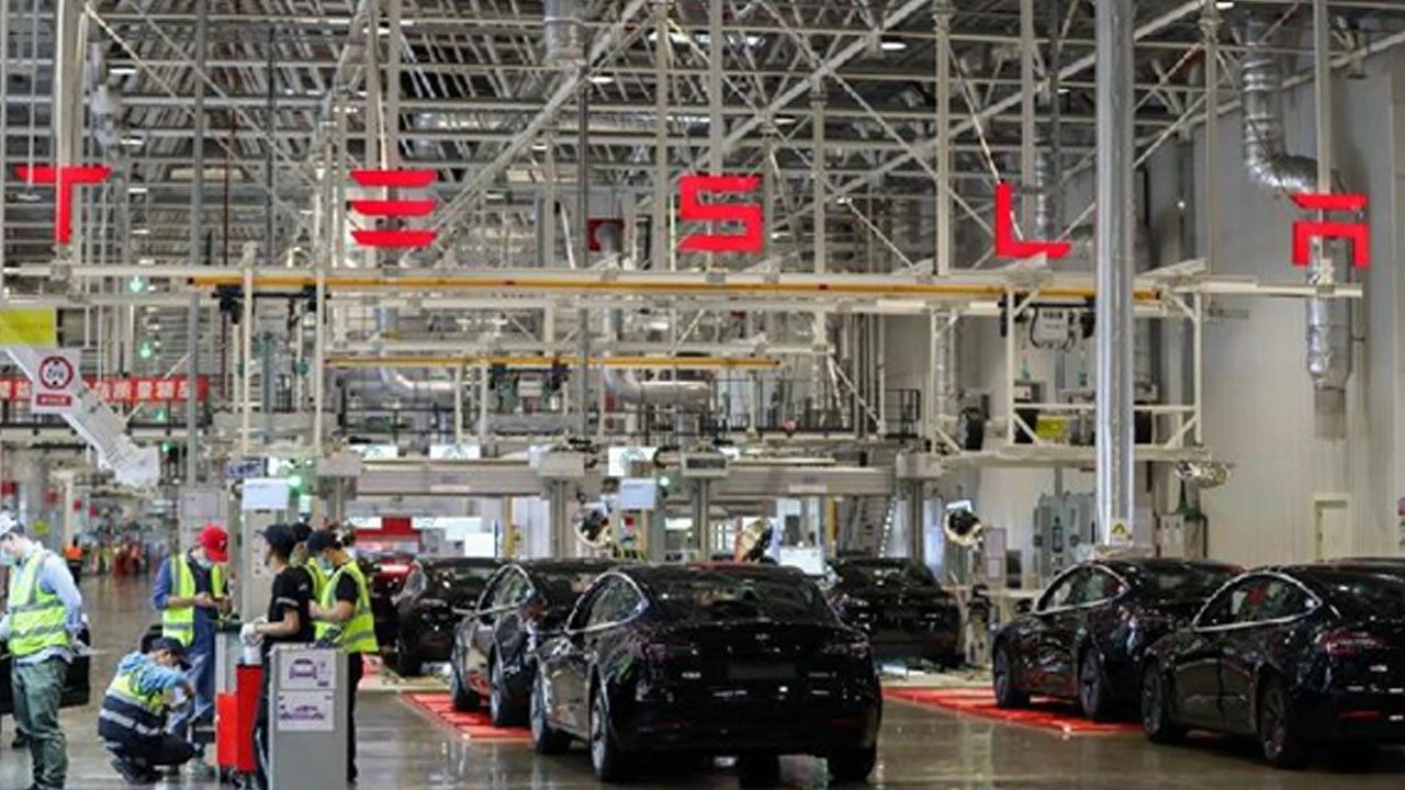 Tesla’nın Şangay fabrikasında üst düzey ayrılık
