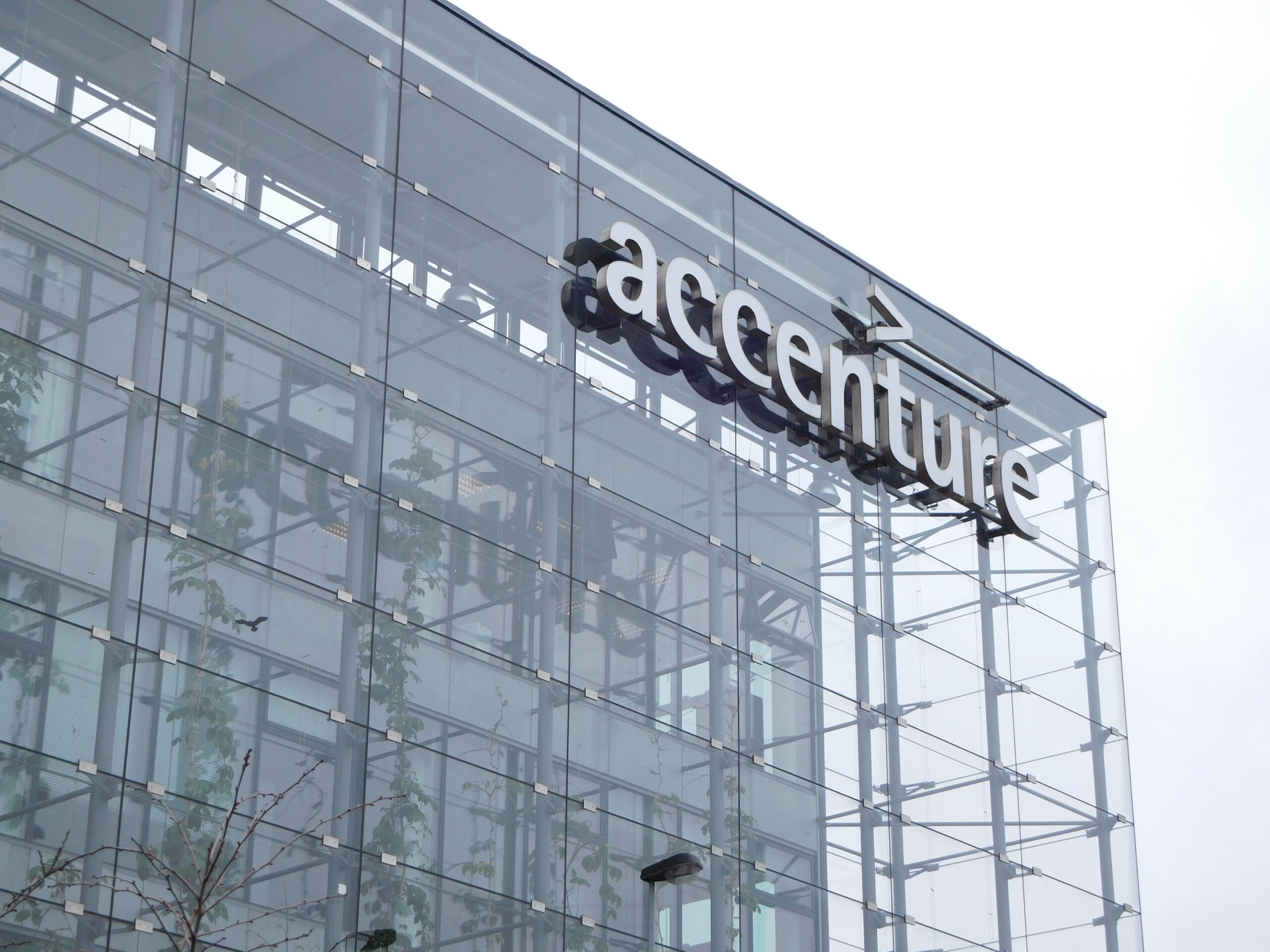 Accenture mali ilk çeyrekte beklentileri aştı