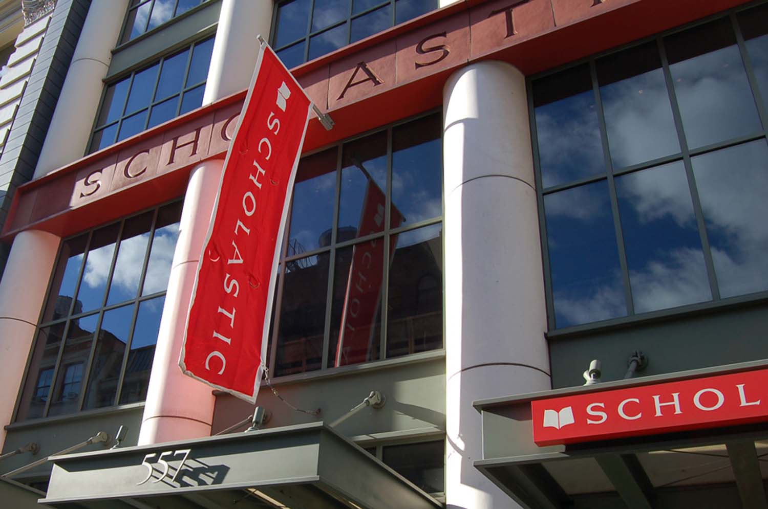 Scholastic’in ikinci çeyrek kârı düştü