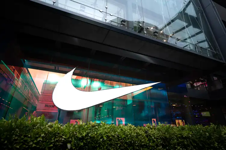 Nike’ın ikinci çeyrek sonuçları beklentileri aştı ancak gelirler düştü