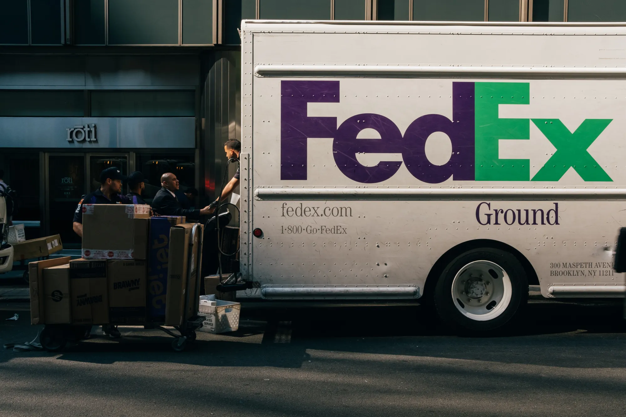 FedEx ikinci çeyrekte beklentileri aştı