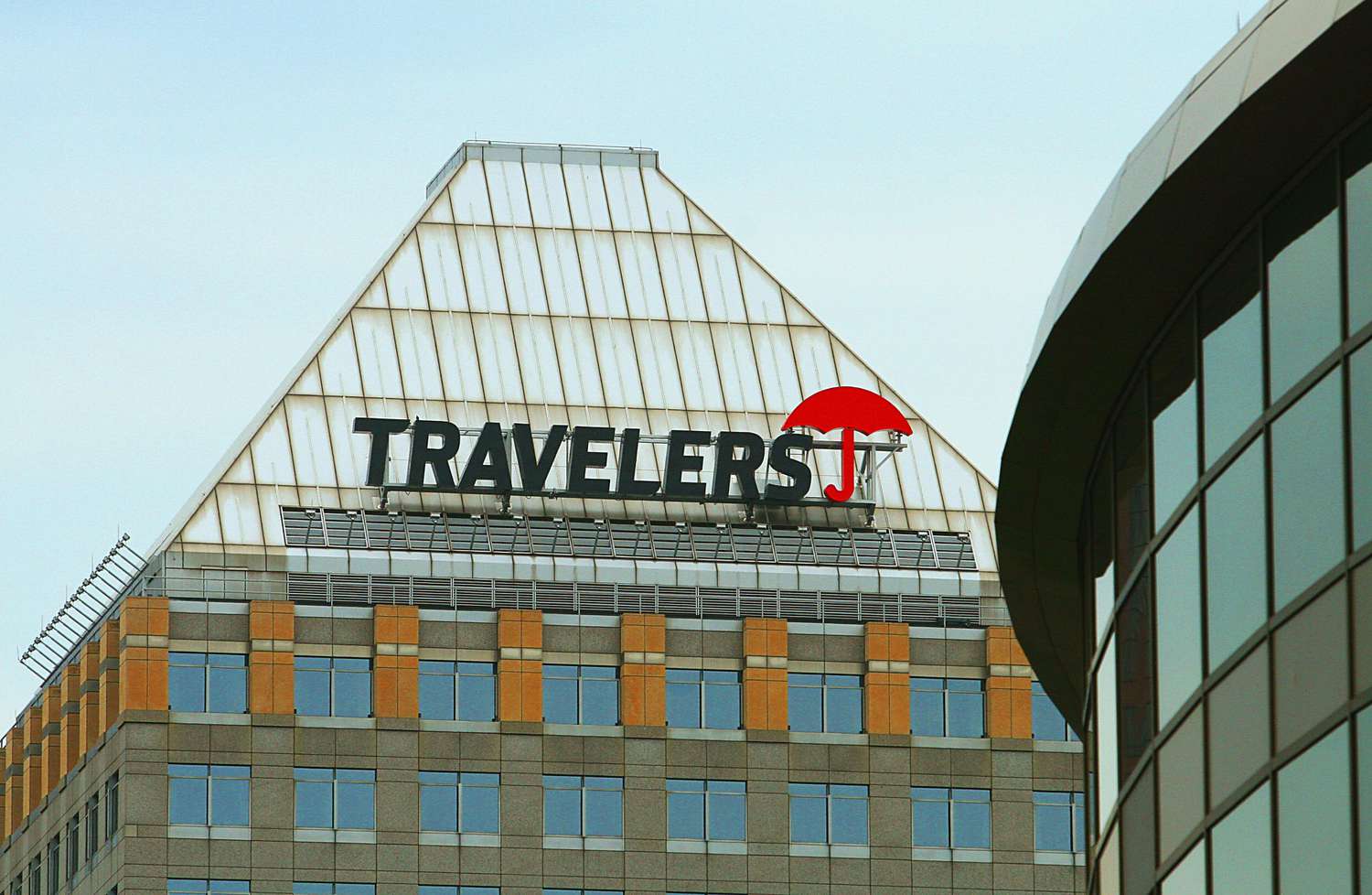 Travelers’ın kârı beklentileri aştı