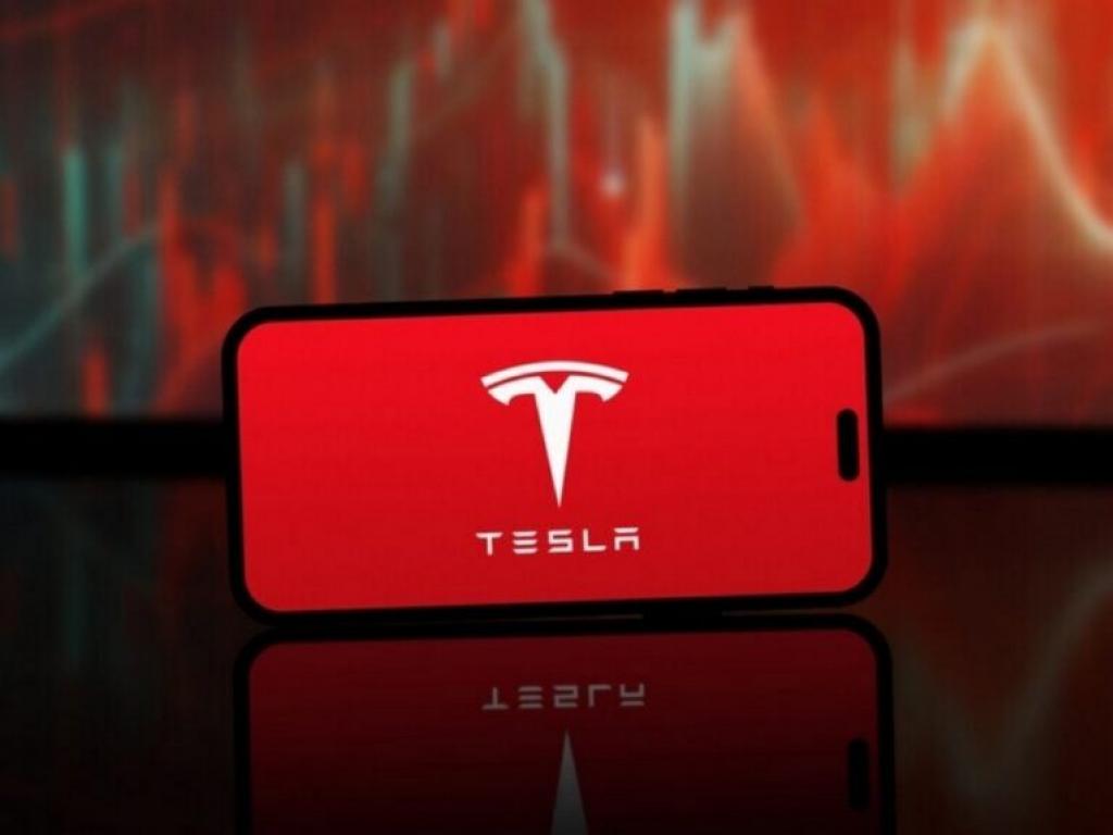 Tesla’nın 2025 teslimat tahminleri belirsiz