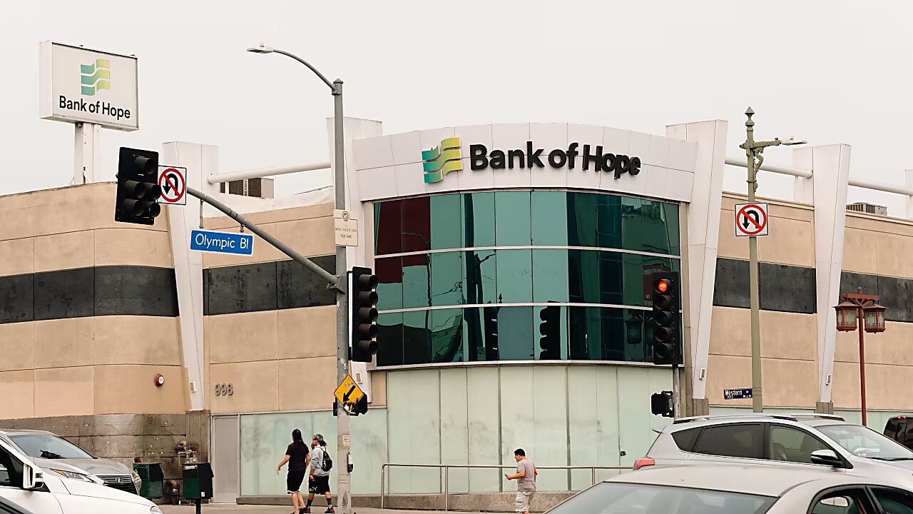 Hope Bancorp’un kârı düştü