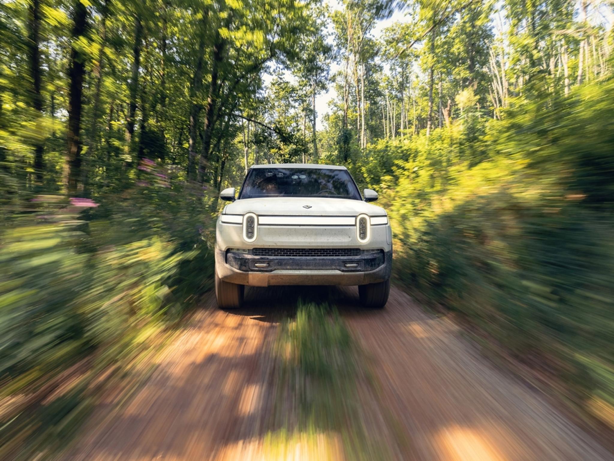 Rivian CEO’su EV vergi kredisi kaldırılsa da iyimser