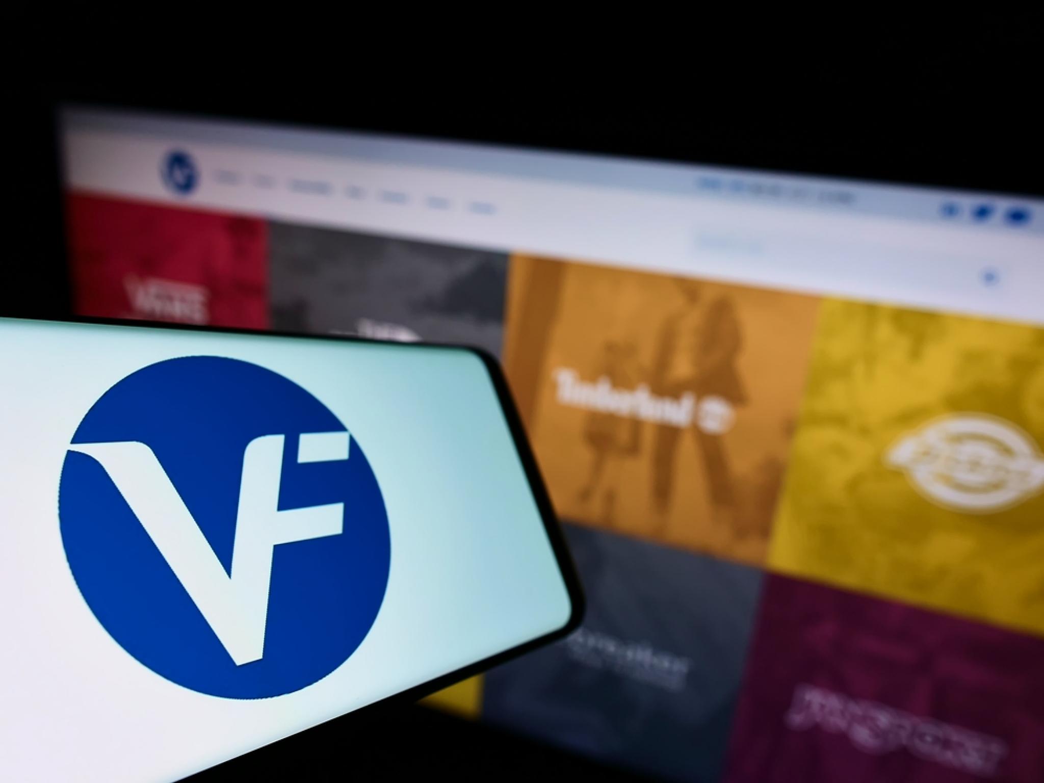 V.F. Corporation’ın satışları beklentiyi aştı