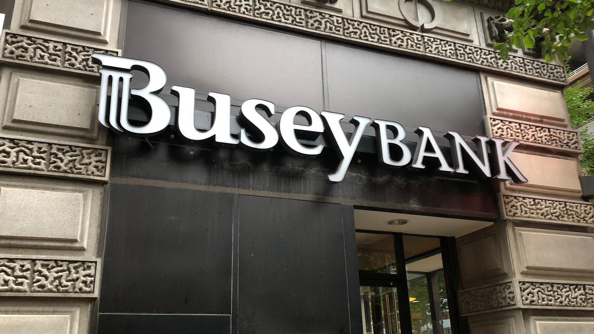 First Busey’nin kârı beklentileri aştı
