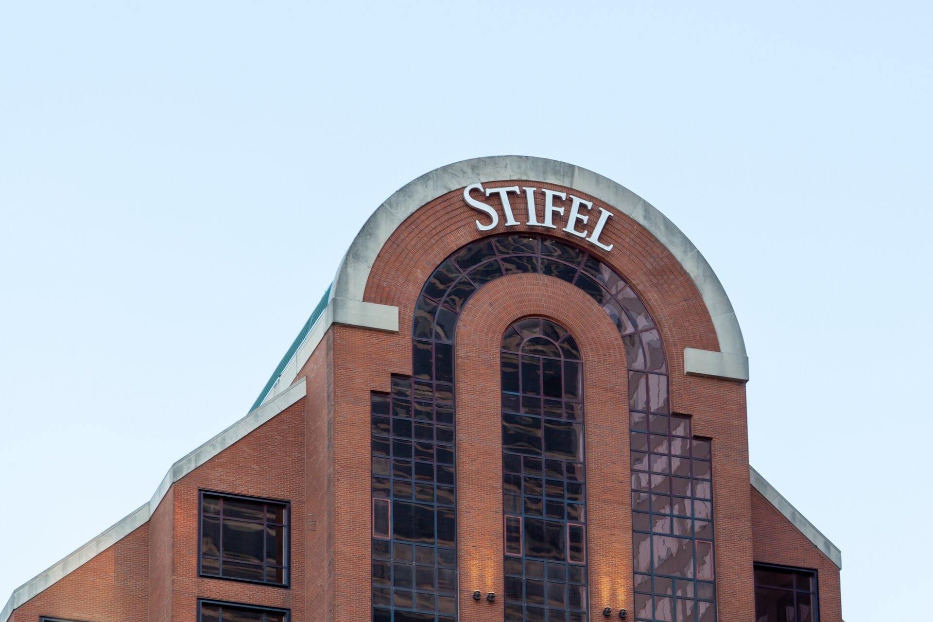 Stifel Financial’ın kârı beklentileri aştı
