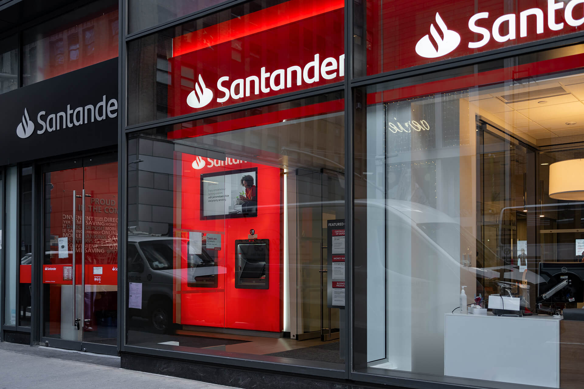 Santander’in üçüncü çeyrek kârı beklentileri aştı