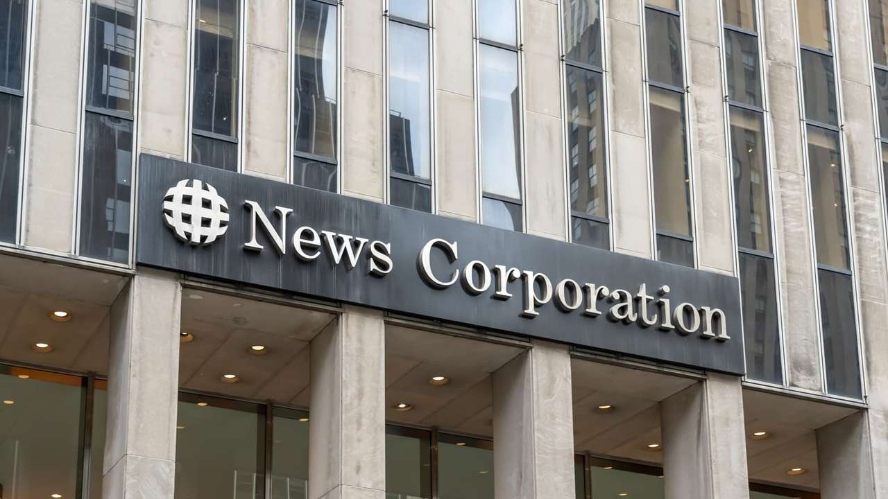 News Corp’un gelirleri düştü