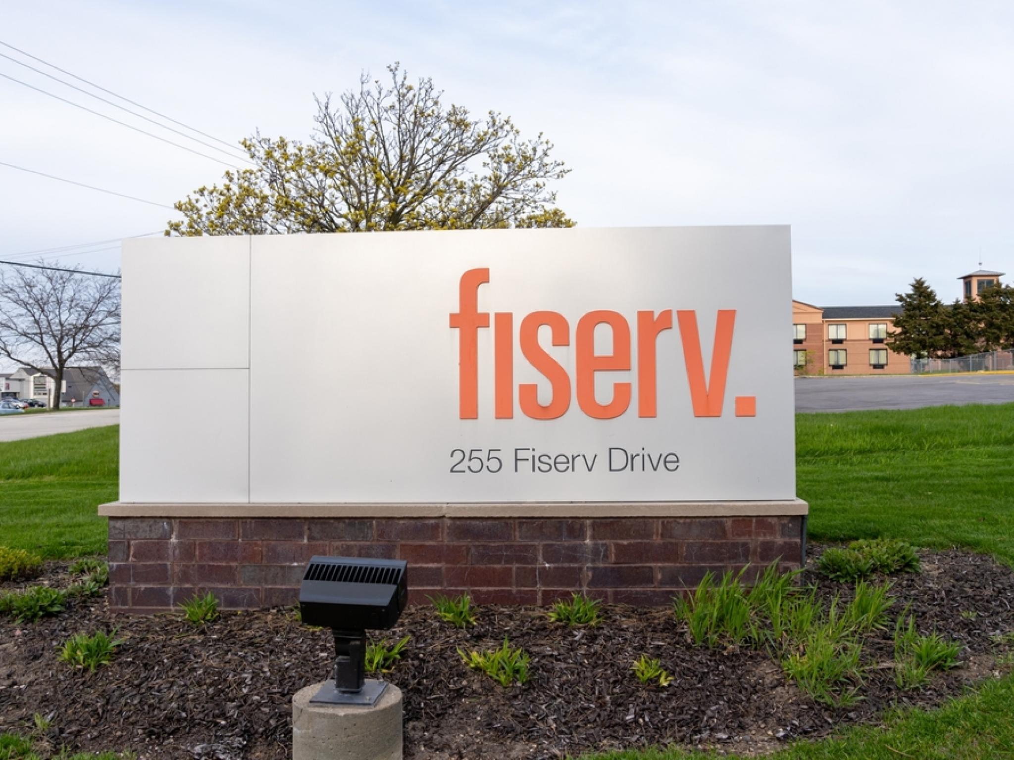 Fiserv, Paxos ve Circle ortaklığıyla stablecoin piyasaya sürecek