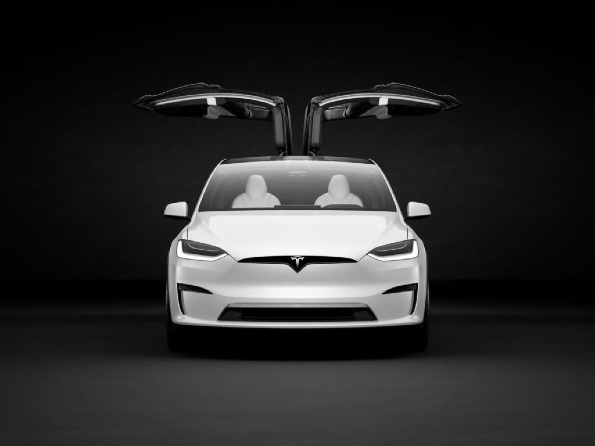 Tesla Model X fiyatını artırdı, vergi kredisini kaybetti