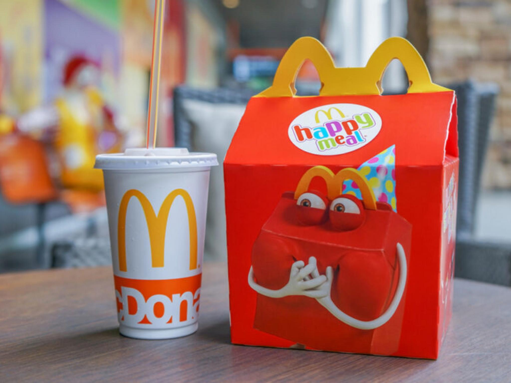 McDonald’s, zayıf gelirlerine rağmen tahminlerinden destek aldı