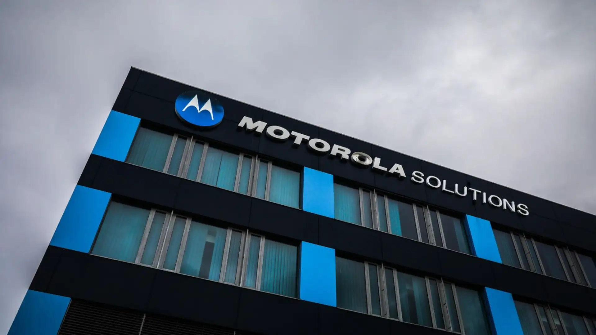 Motorola Solutions’ın kârı beklentileri aştı, gelirleri zayıf kaldı