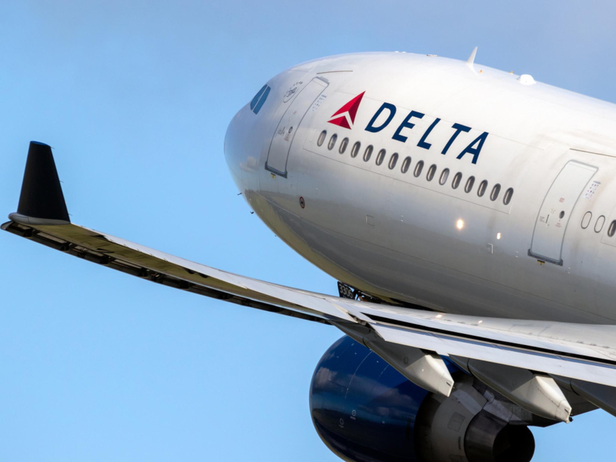 Delta uçağı Toronto’da düştü, 18 yaralı