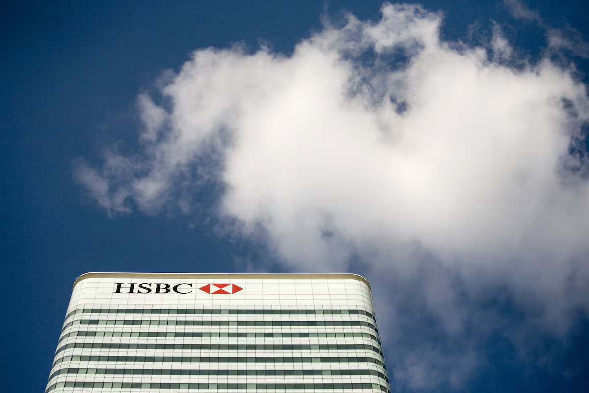 HSBC’nin kârı arttı, gelirleri düştü