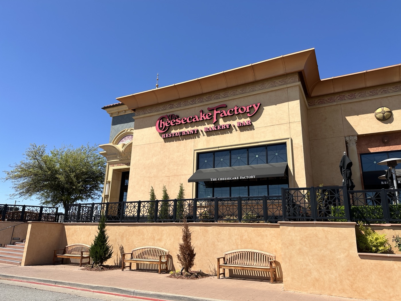 Cheesecake Factory’nin kârı beklentileri aştı
