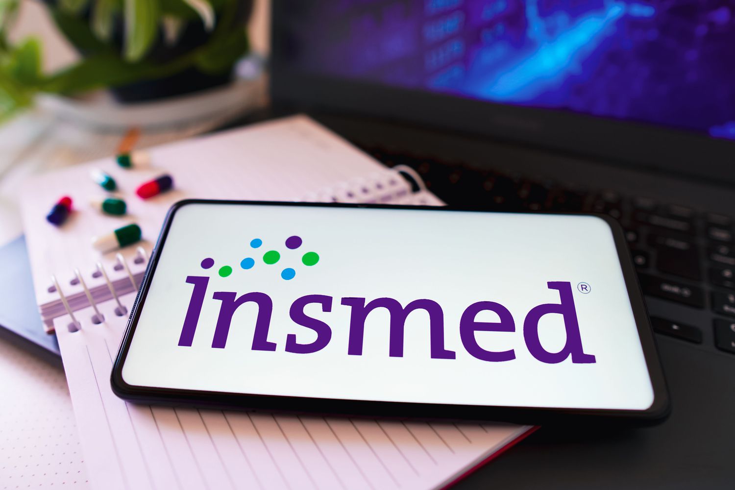 Insmed’in zararı arttı, gelirleri beklentileri aştı