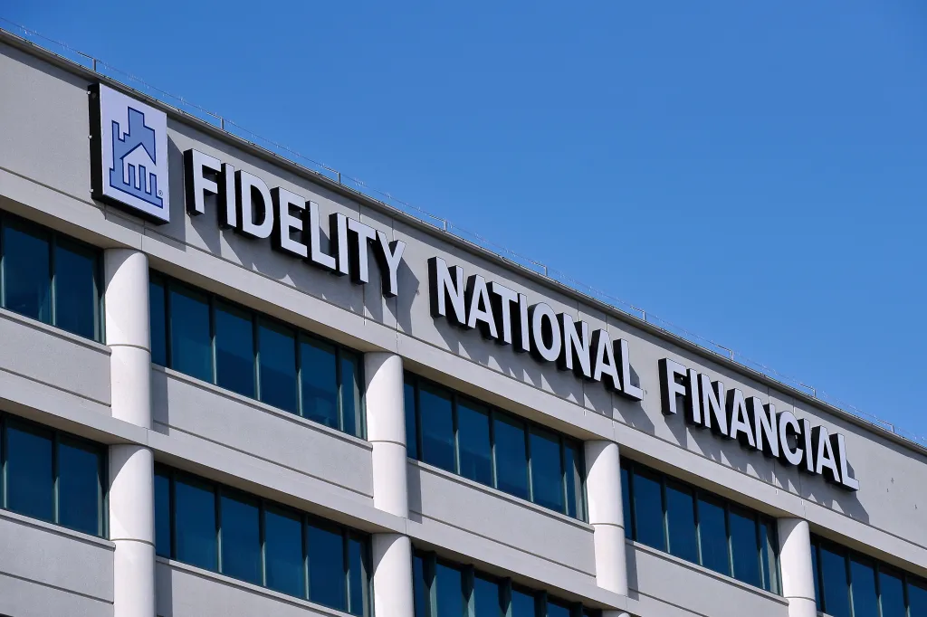 FNF’nin dördüncü çeyrek kârı beklentileri aştı