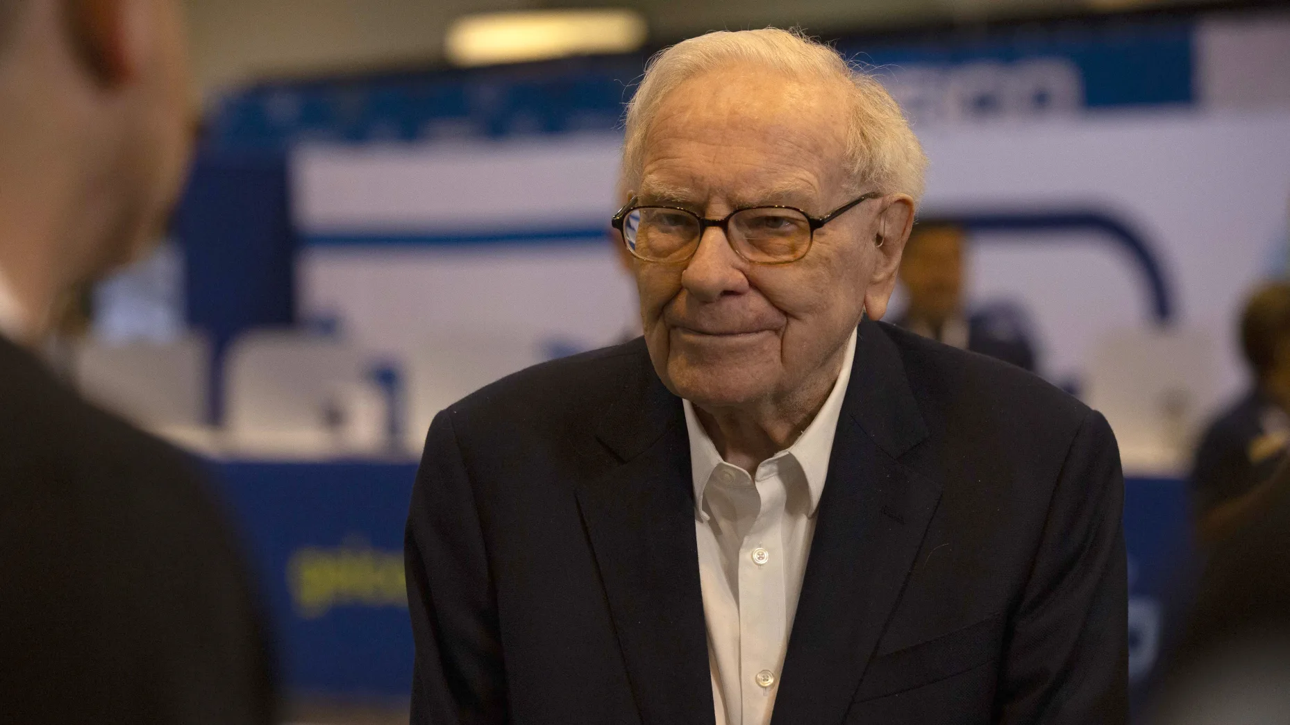 Berkshire’ın faaliyet kârı 71% arttı, nakit yığını rekor 334 milyar dolara ulaştı