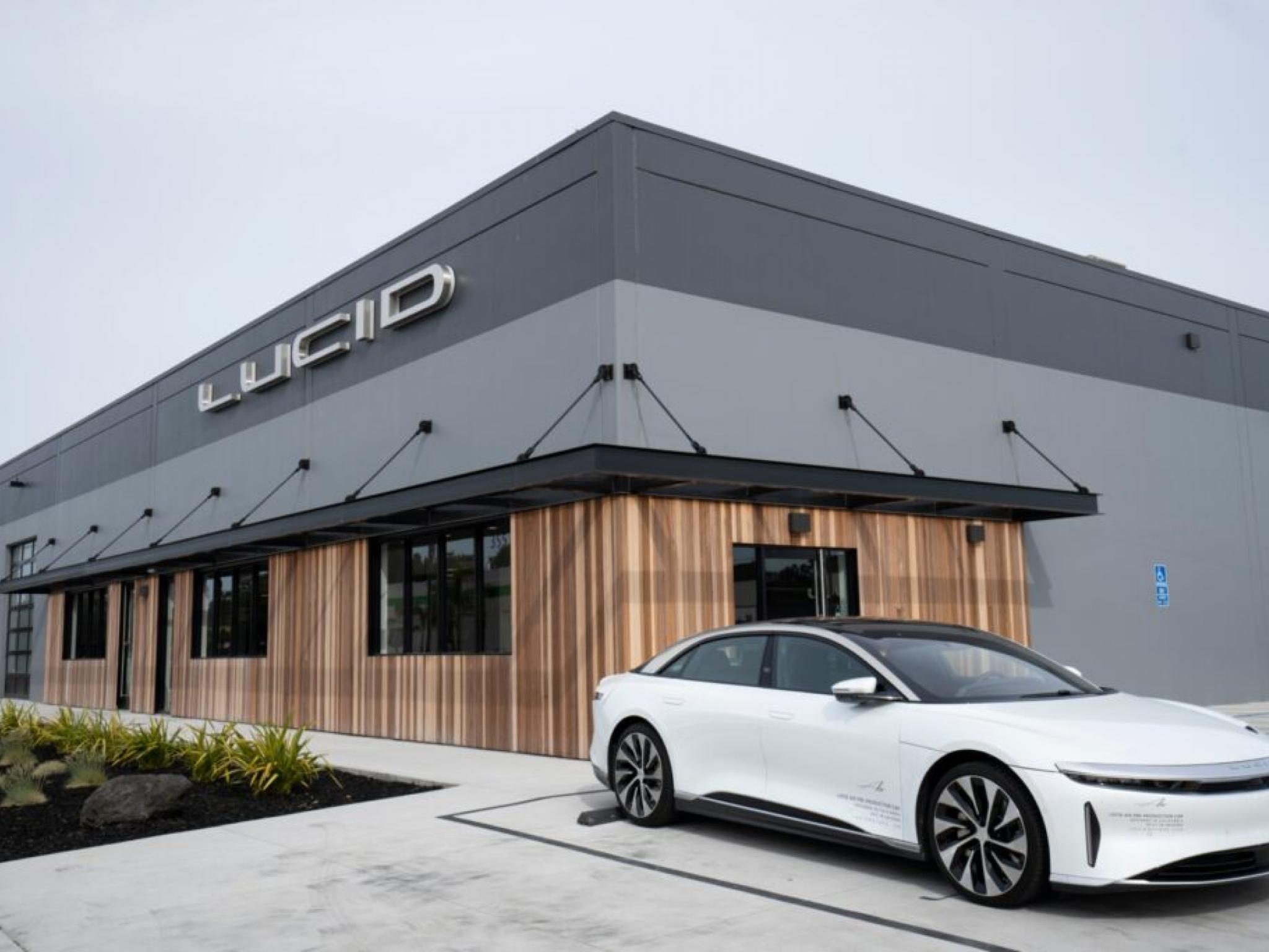 Lucid CEO’su Peter Rawlinson görevinden ayrıldı