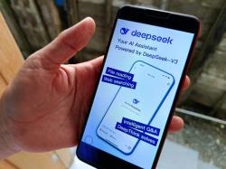 DeepSeek yapay zekâ modelini yeniden kullanıma açtı