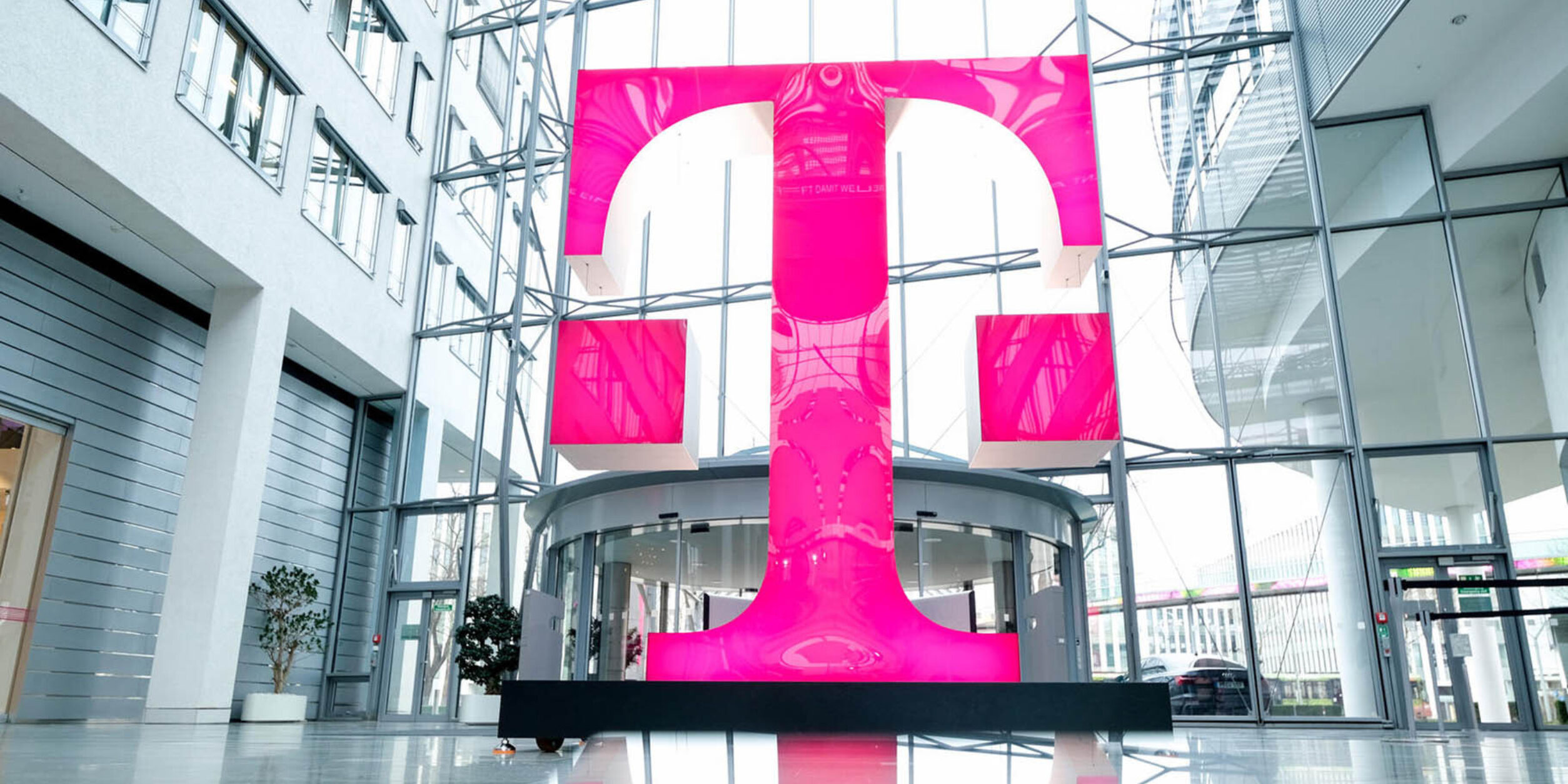 Deutsche Telekom’un kârı ve gelirleri arttı